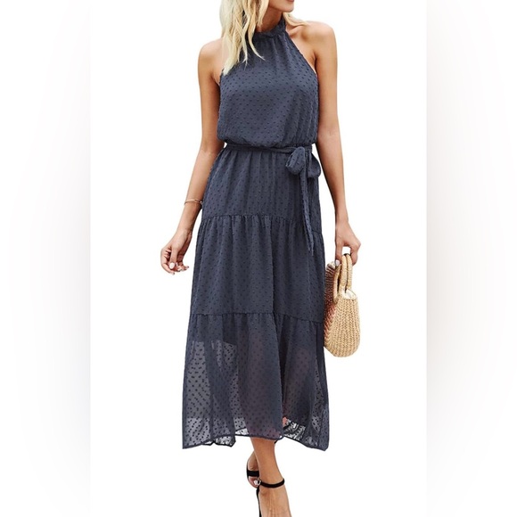 Dresses & Skirts - Pretty Garden Women’s Casual Halter Neck Sleeveless midi dress.
Size Large.